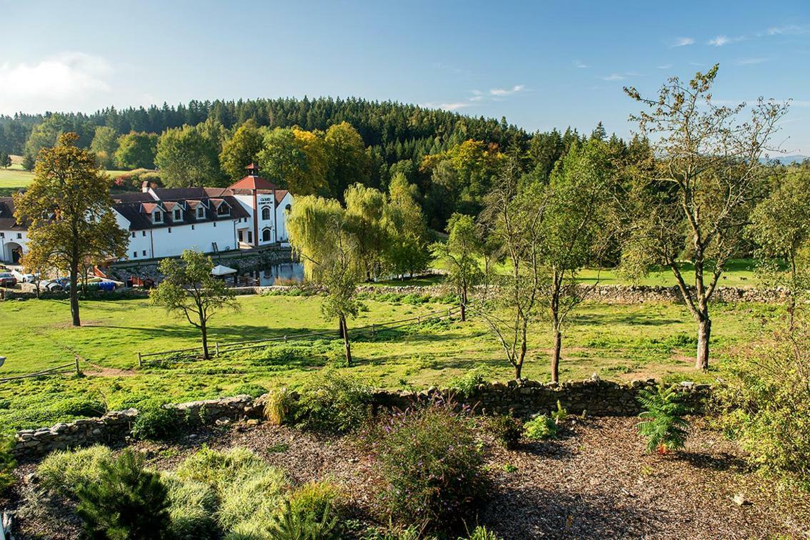 Wellness Hotel Svachovka Mirkovice Luaran gambar